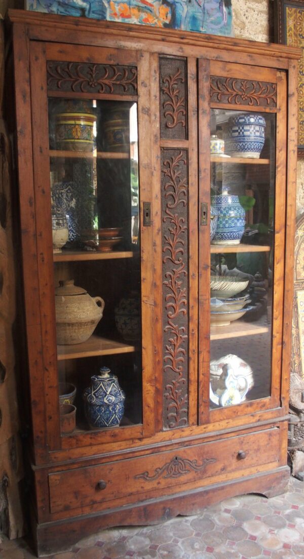 Credenza in legno di Thuya