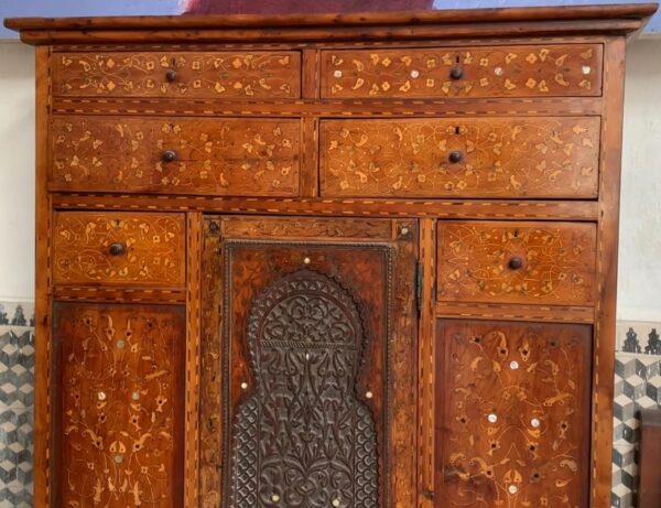 Credenza in Thuya