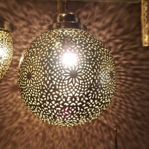 Lampadario di bronzo del Marocco